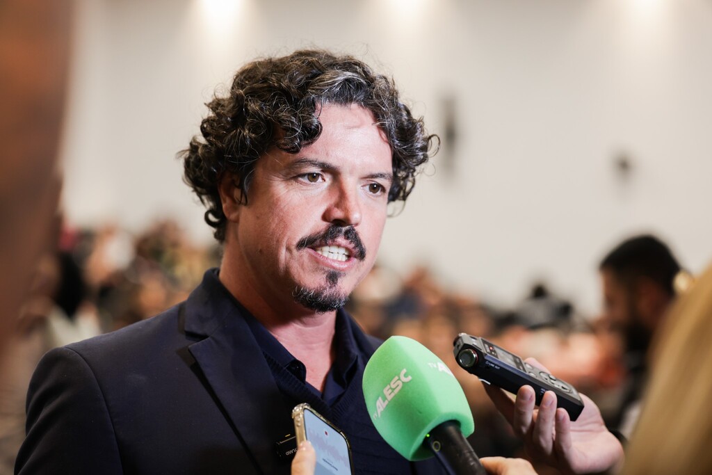 “Aprovação do fim da escala 6x1 é conquista histórica   para a classe trabalhadora”, diz Marquito