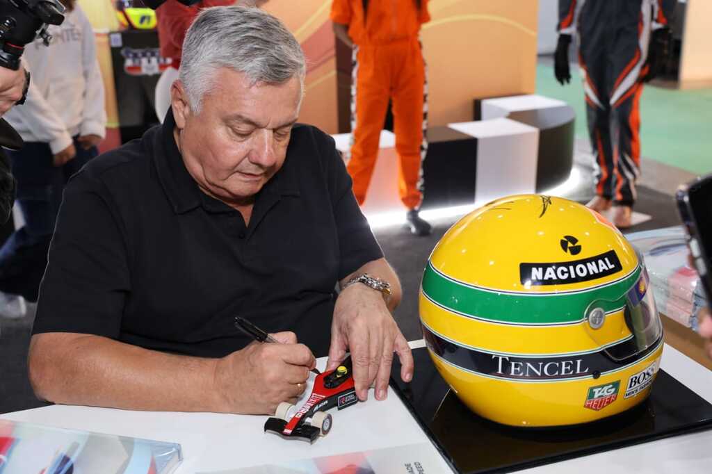 Lançamento do livro “As Cores da Velocidade” reúne fãs do automobilismo em Joinville