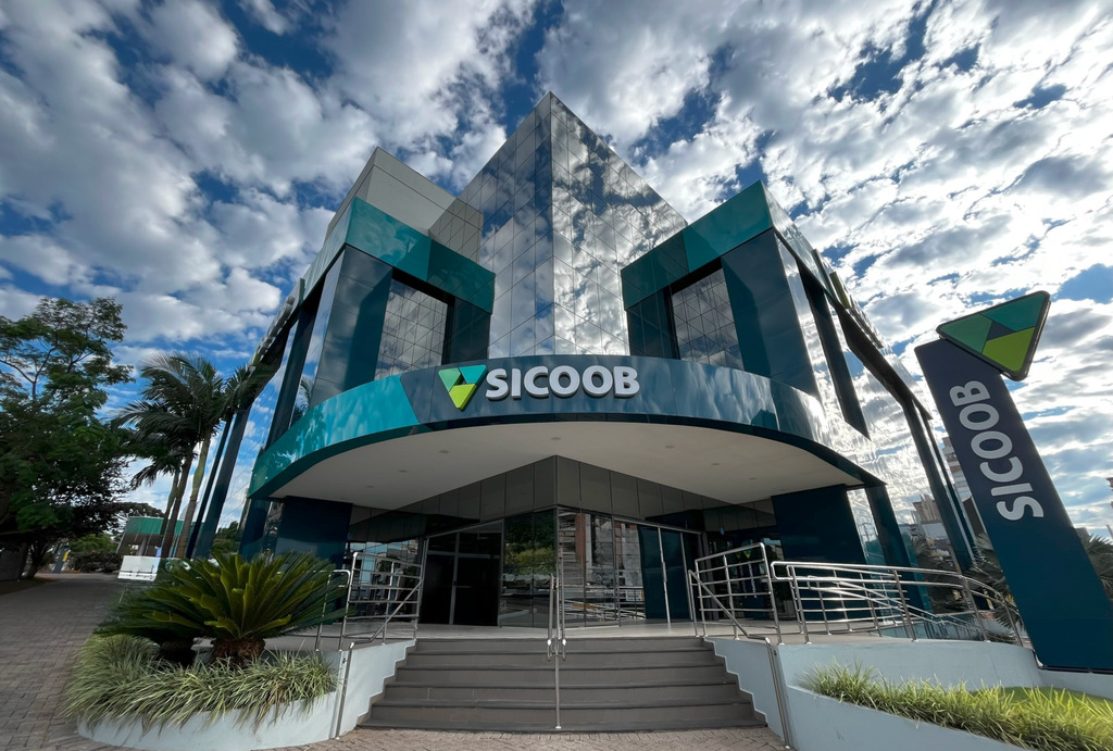 Sicoob ultrapassa 10 milhões de cooperados e reafirma a força do modelo cooperativo no Brasil