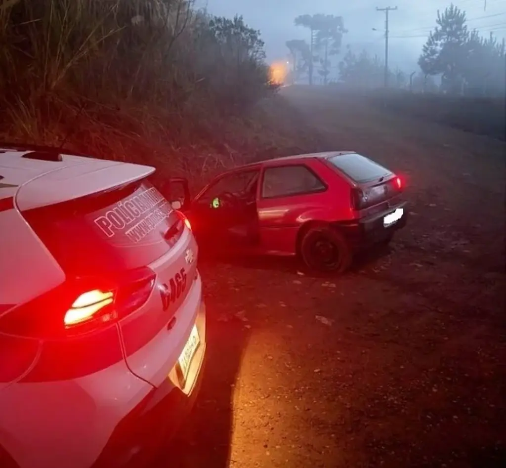 Motorista foge da PM após ser flagrado realizando manobras perigosas em Campos Novos, na noite de sábado (30)