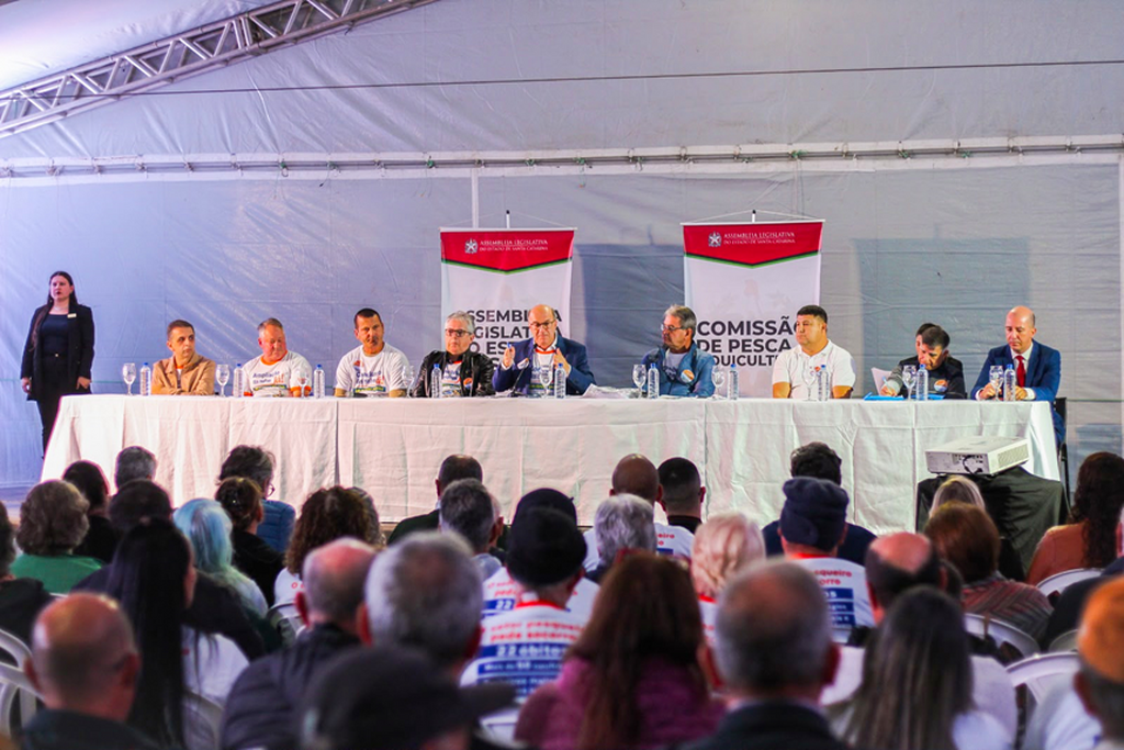 MUNICÍPIO DE PASSO DE TORRES APRESENTA PROJETO DE AMPLIAÇÃO DO MOLHE NORTE EM AUDIÊNCIA PÚBLICA DA ALESC