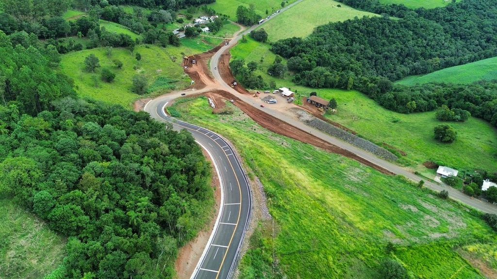 Obras na SC-492 entram na reta final entre Romelândia e São Miguel da Boa Vista