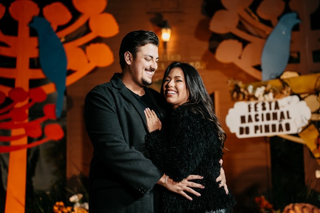 É hoje! O dia do tão esperado SIM chegou e o casal Eduarda e João Victor sobe ao altar para oficializar o amor na Festa do Pinhão