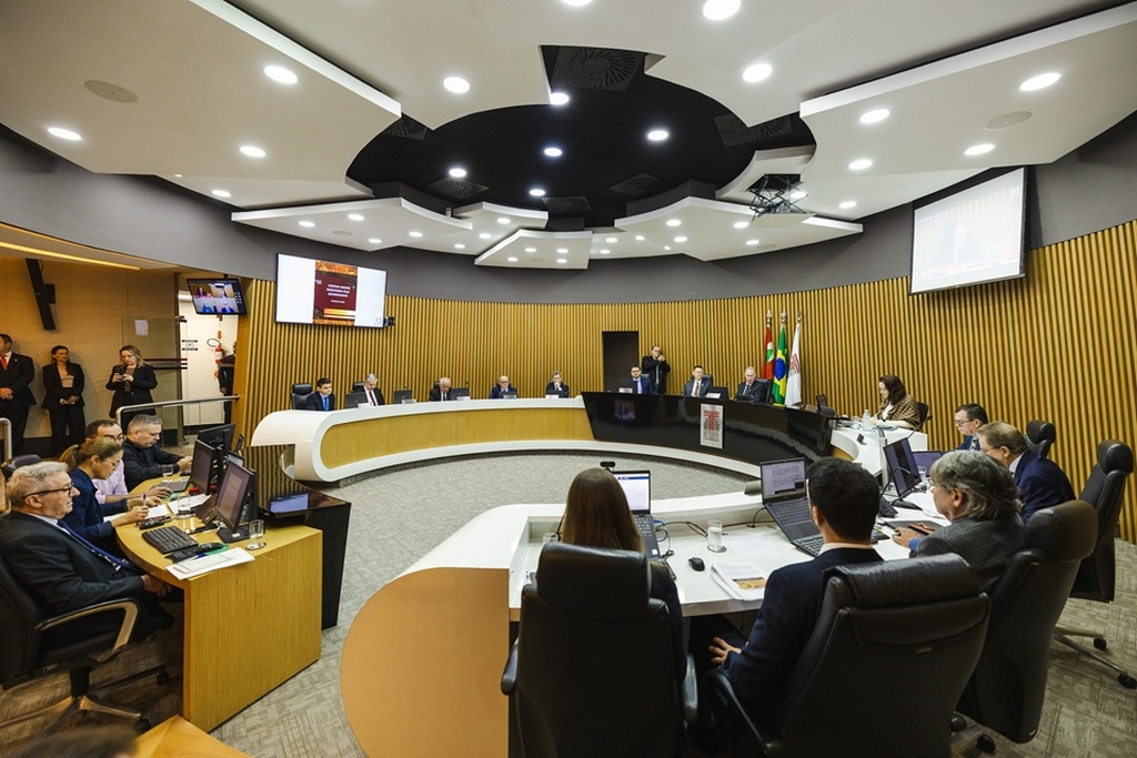 Contas de 2025 do Governo de Santa Catarina são aprovadas por unanimidade no TCE/SC