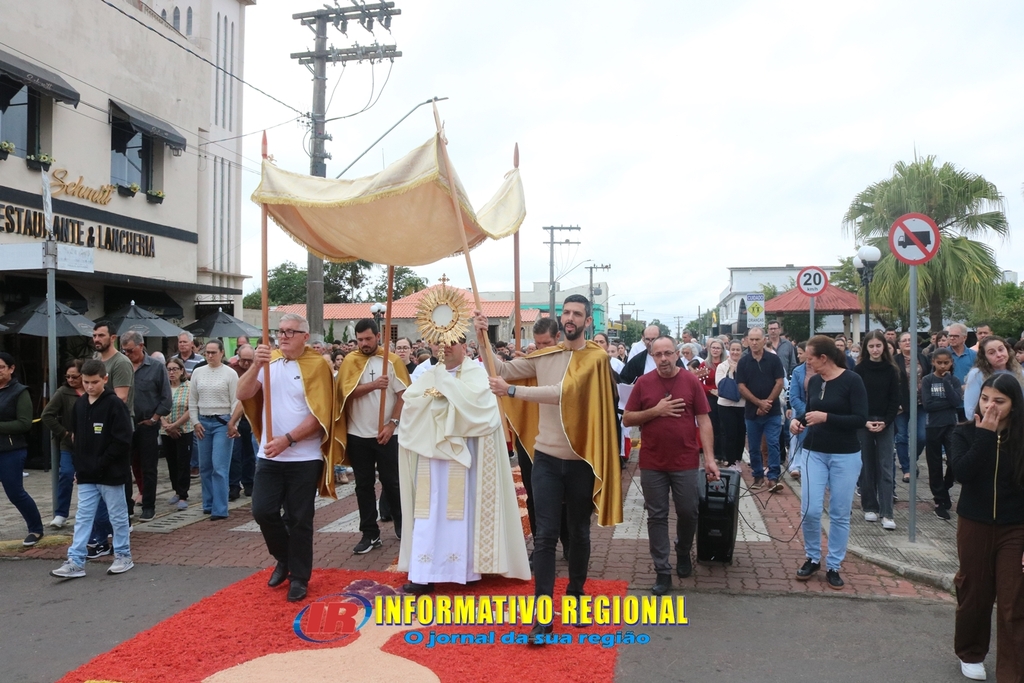 FÉ, DOAÇÃO E TRADIÇÃO ESTÃO COLORINDO A REGIÃO NAS CELEBRAÇÕES DE CORPUS CHRISTI