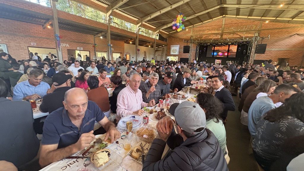 Comunidade de Linha Carmelinda, em Ouro, realiza Festa de Corpus Christi
