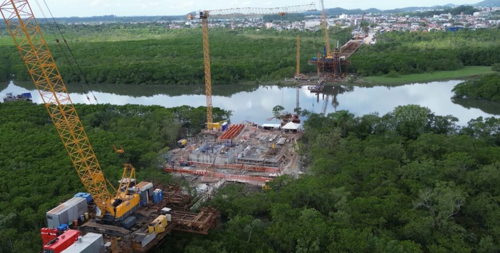 Ponte Joinville conclui blocos de fundação e avança para construção do principal vão sobre o rio Cachoeira