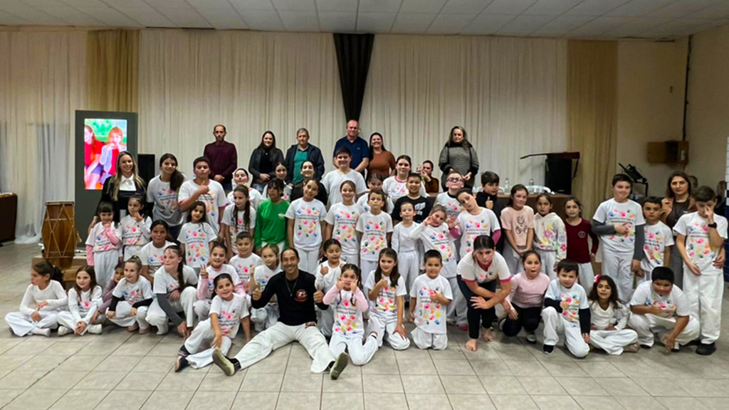 JANTAR DA FAMÍLIA PROPORCIONA NOITE DE INTEGRAÇÃO  E FORTALECIMENTO DOS LAÇOS FAMILIARES EM MAMPITUBA