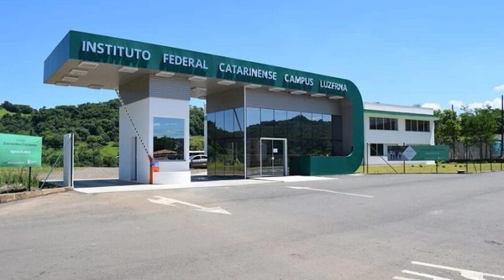 Prefeitura de Joaçaba garante auxílio para transporte de estudantes do IFC de Luzerna