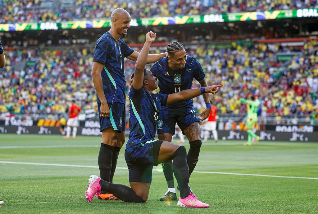 Brasil vence Egito no último amistoso antes da Copa do Mundo