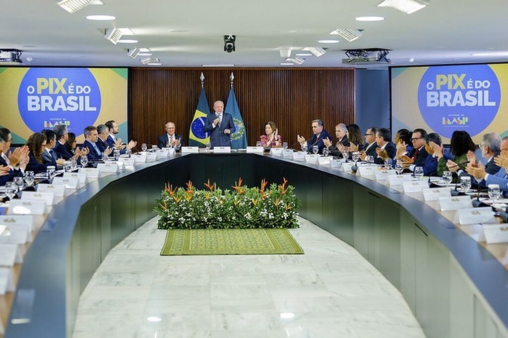 REUNIÃO MINISTERIAL     Em reunião ministerial, Lula defende soberania do Brasil e sequência de diálogo com os EUA