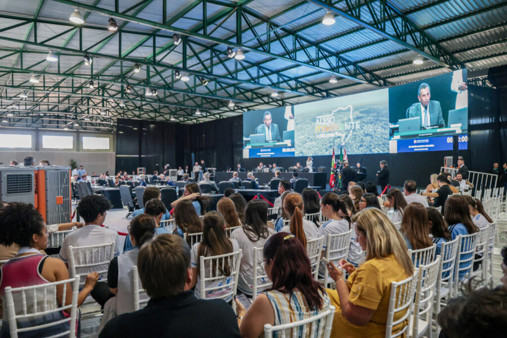 Em dez edições, Programa Alesc Itinerante aprovou mais de 700 proposições