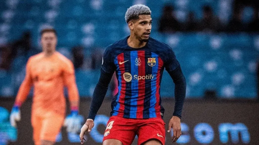 Uruguai ganha nova preocupação antes da Copa com lesão de Ronald Araújo