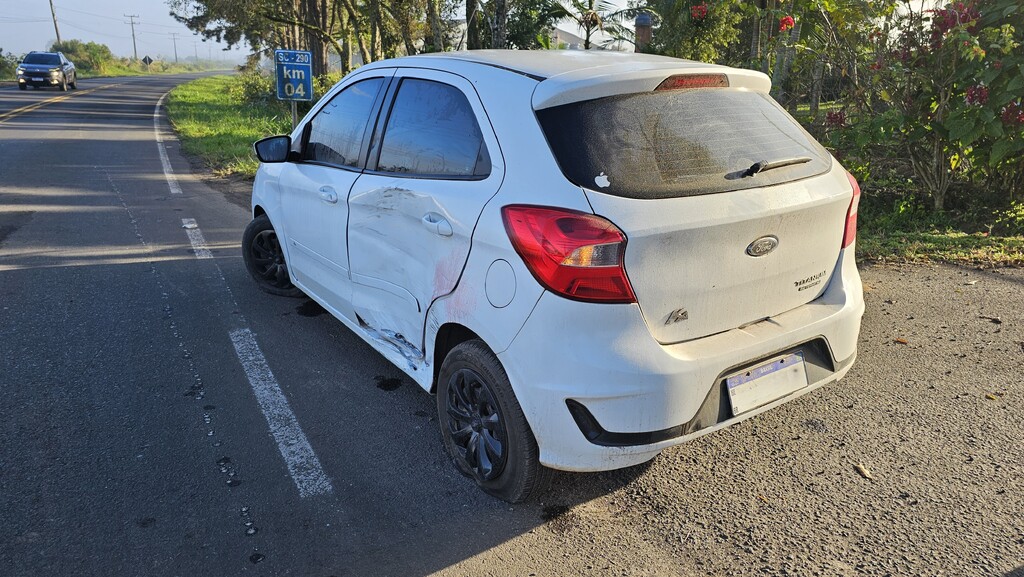 ACIDENTE ENTRE MOTO E CARRO É REGISTRADO EM SÃO JOÃO DO SUL
