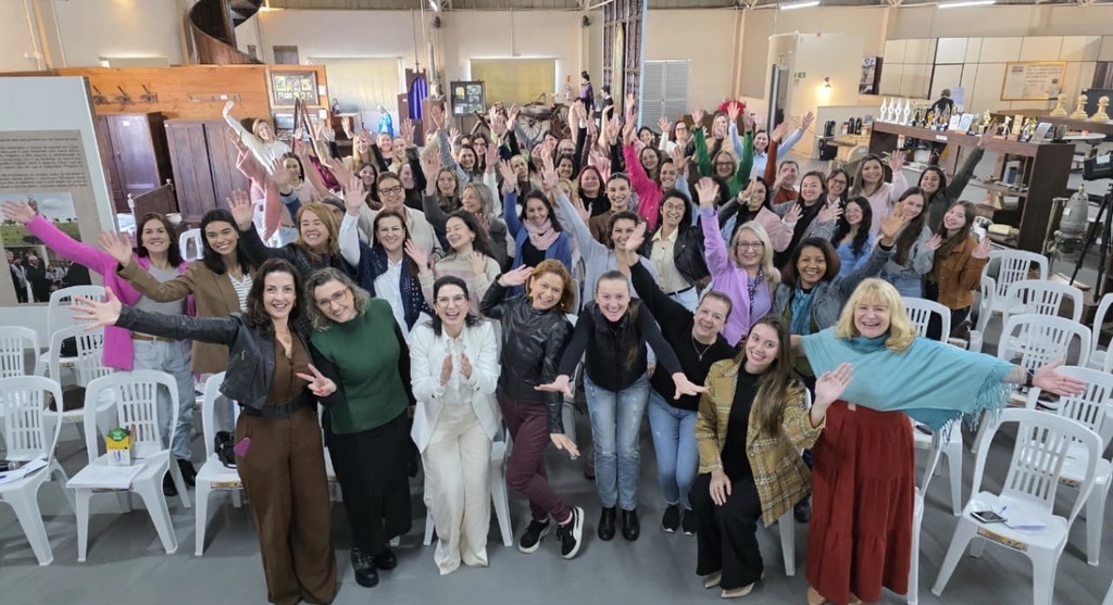 Mais de 80 mulheres participam de curso de oratória promovido pela Escola do Legislativo de Cocal do Sul