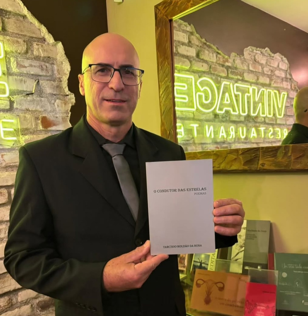 PRAIAGRANDENSE TARCÍSIO ROLDÃO DA ROSA É EMPOSSADO NA ACADEMIA DE LETRAS DO BRASIL DE SANTA CATARINA