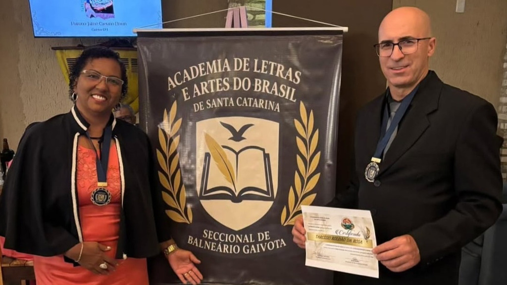 PRAIAGRANDENSE TARCÍSIO ROLDÃO DA ROSA É EMPOSSADO NA ACADEMIA DE LETRAS DO BRASIL DE SANTA CATARINA