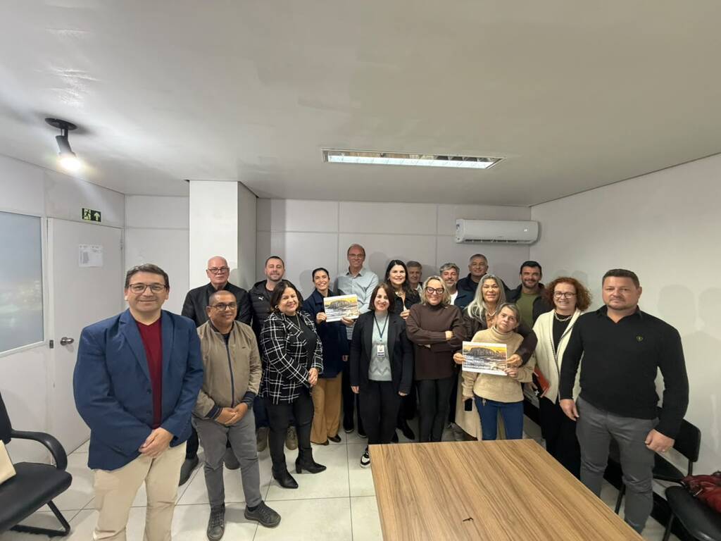 TORRES UNE PODER PÚBLICO E INICIATIVA PRIVADA EM ENCONTRO ESTRATÉGICO PELO DESENVOLVIMENTO ECONÔMICO E TURÍSTICO DO MUNICÍPIO