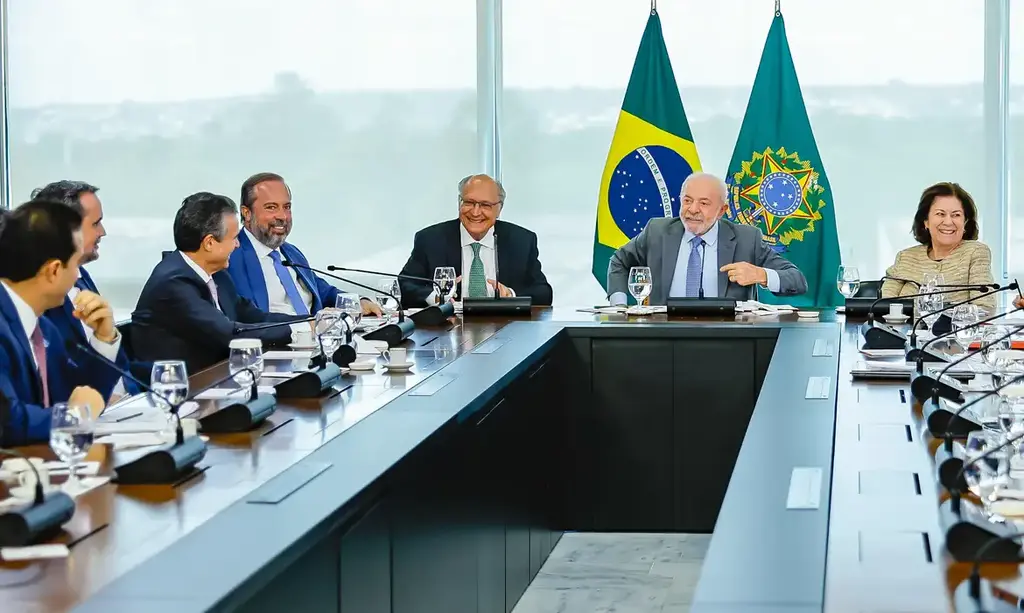 GOVERNO PREVÊ AUMENTO DE ETANOL NA GASOLINA DE 30% PARA ATÉ 32%