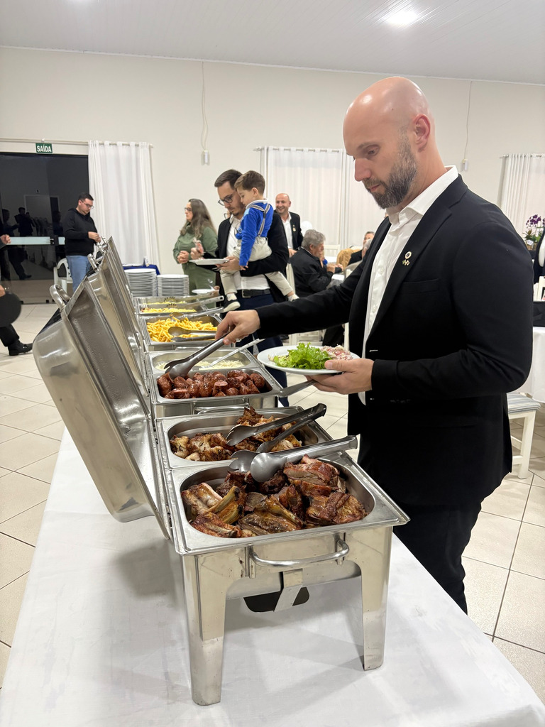 Lions Clube de Capinzal/Ouro recebe Governadora do Distrito LD-8 em reunião festiva na Linha Caravággio