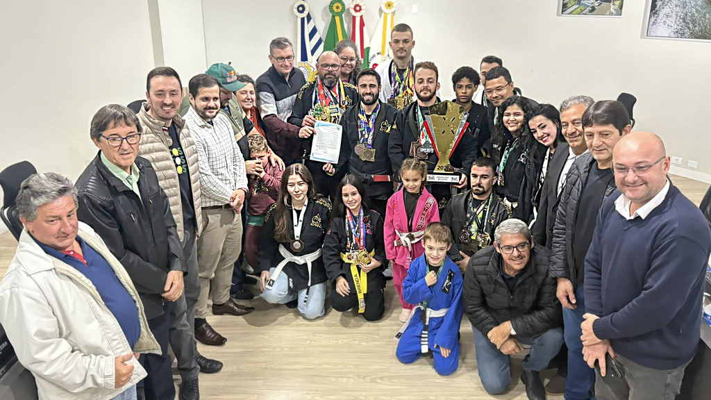 Câmara de Capinzal homenageia atletas do Jiu-Jítsu e Academia de Haecon-Do e Hae-Boxe