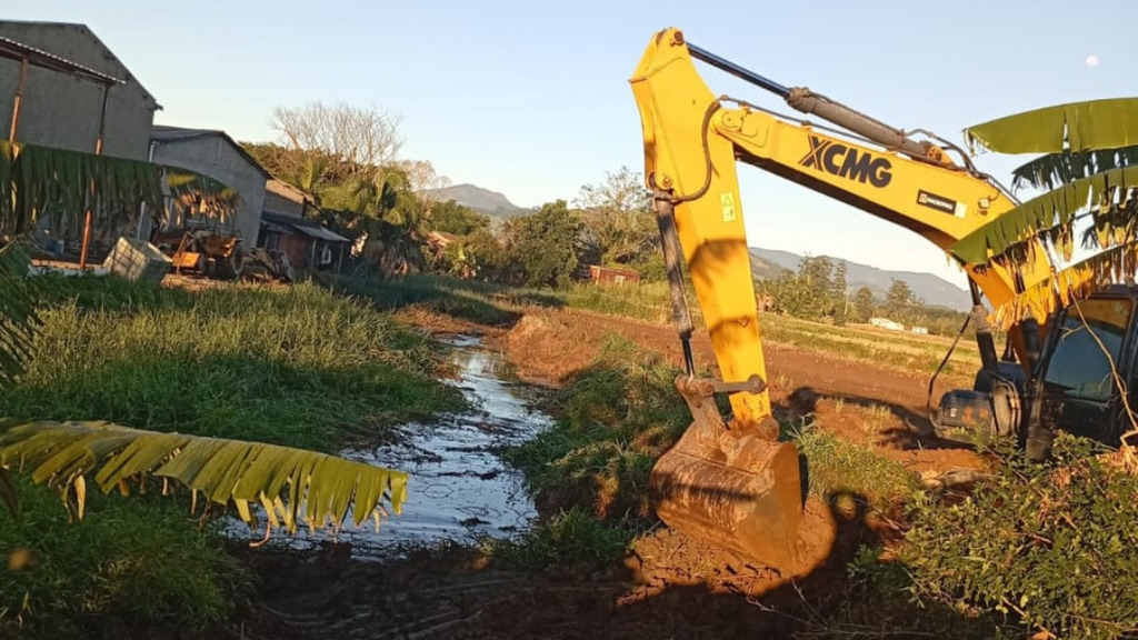 PREFEITURA DE PRAIA GRANDE ACELERA AÇÕES DE LIMPEZA E DRENAGEM PARA ENFRENTAR IMPACTOS DO EL NIÑO