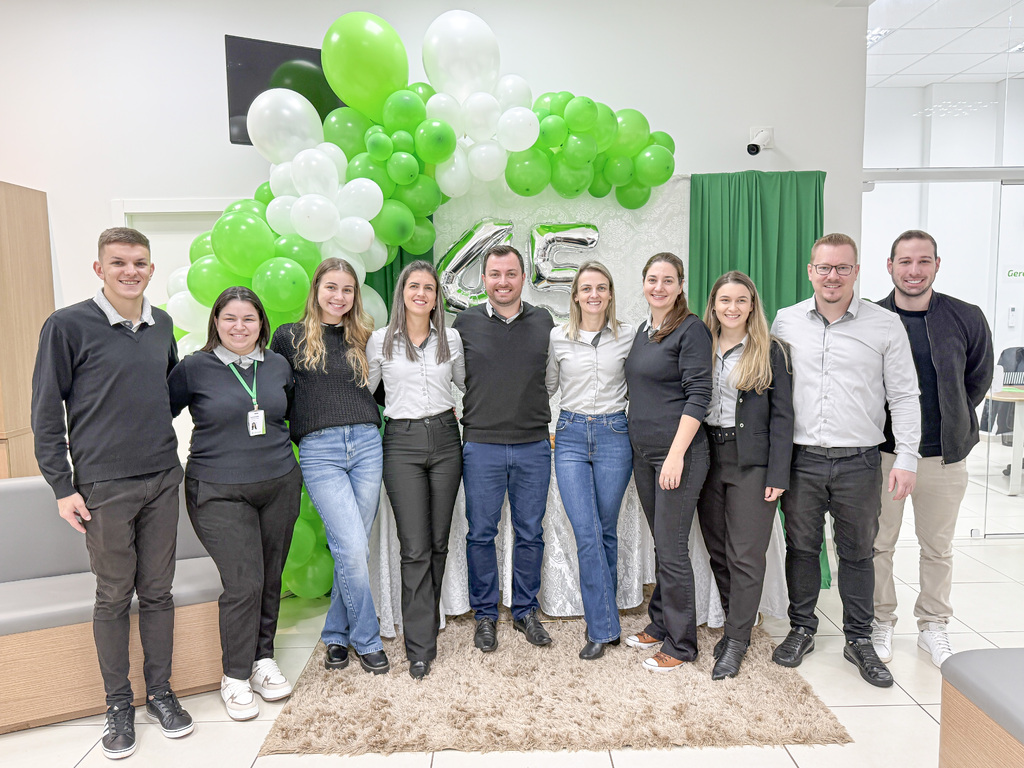 Sicredi Raízes celebra 45 anos destacando cooperação, confiança e visão de futuro