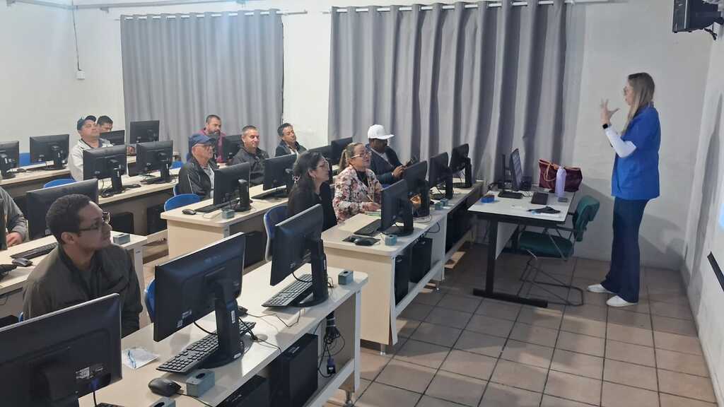 Curso de instalação de rede de esgoto capacitou  moradores do bairro Majorca em São Francisco do Sul