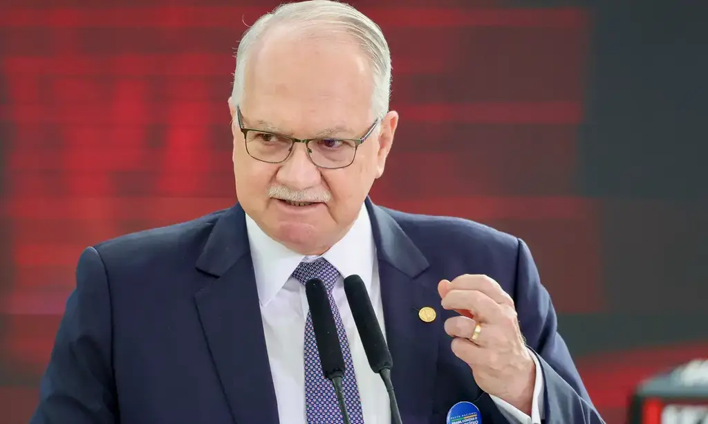 Fachin defende STF após Itália apontar parcialidade no caso Zambelli