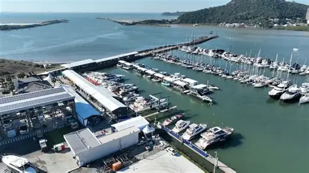 MPF firma acordos para regularização de marinas e cobra compensações ambientais em Joinville