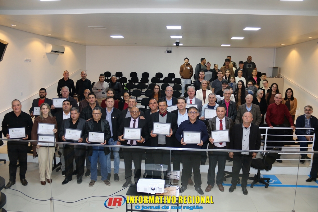 PASTORES SÃO HOMENAGEADOS EM SOLENIDADE REALIZADA EM SÃO JOÃO DO SUL