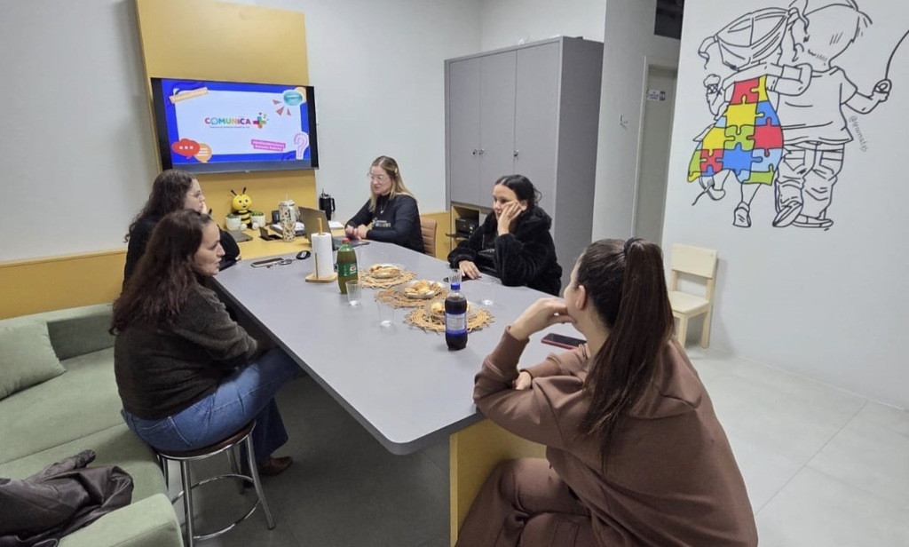 Projeto do Centro Coopercocal Inclusiva ajuda famílias a encontrarem novos caminhos para a comunicação