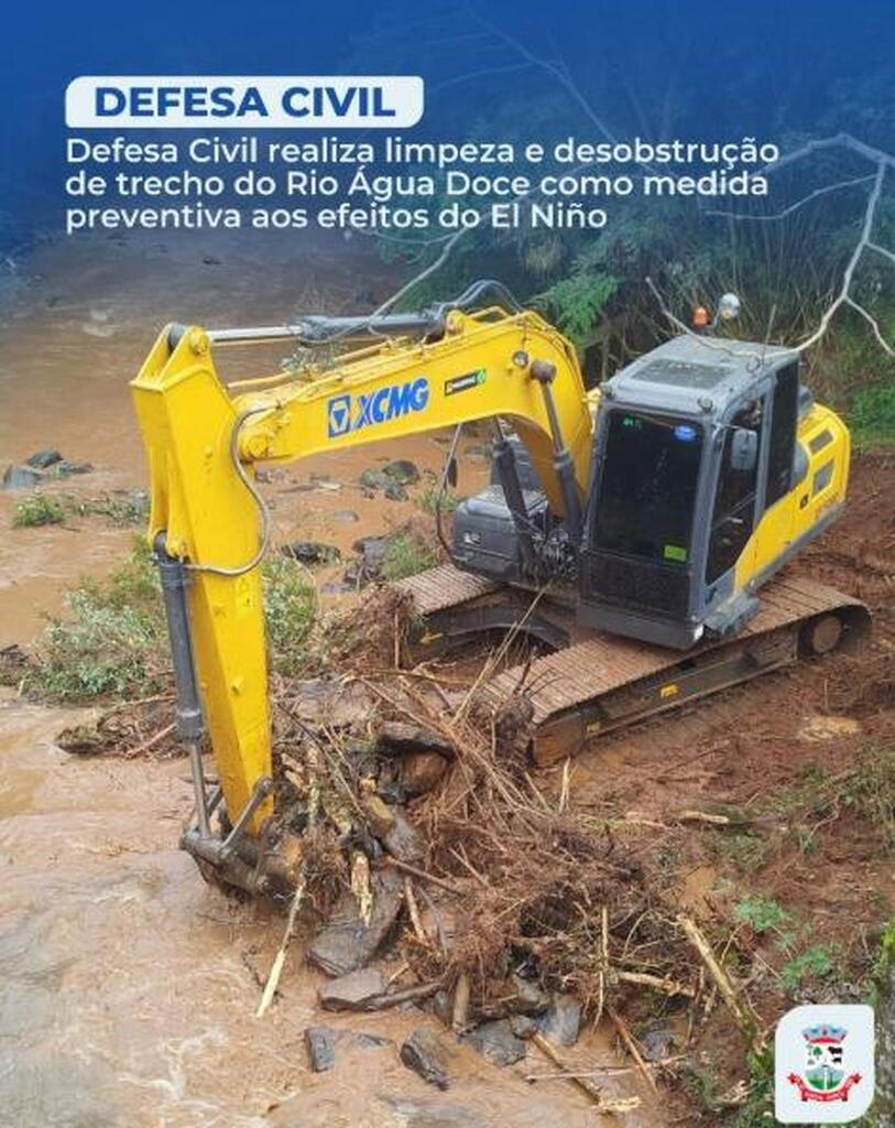 Defesa Civil realiza limpeza de trecho do rio Água Doce como medida preventiva diante do El Niño