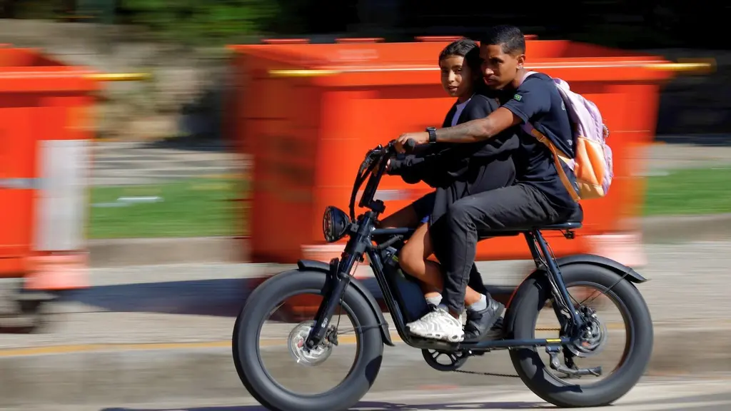 Adolescentes não poderão mais usar bicicletas elétricas; entenda a nova lei e regras de circulação