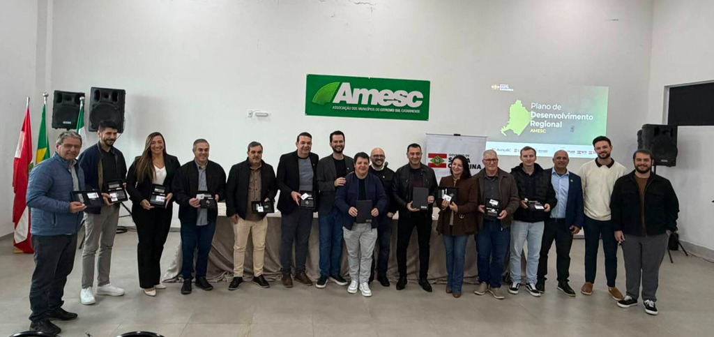 ASSEMBLEIA DE PREFEITOS DA AMESC DEBATE INOVAÇÃO, CULTURA, REFORMA TRIBUTÁRIA E DESENVOLVIMENTO REGIONAL