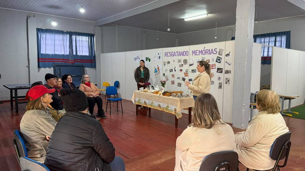 SCFV promove atividade de resgate de memórias com idosos