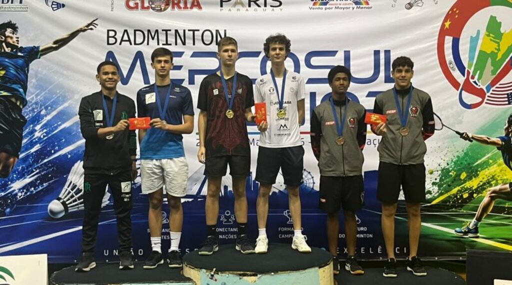 AMOB conquista sete medalhas no 2º Mercosul Internacional Júnior de Badminton 2026