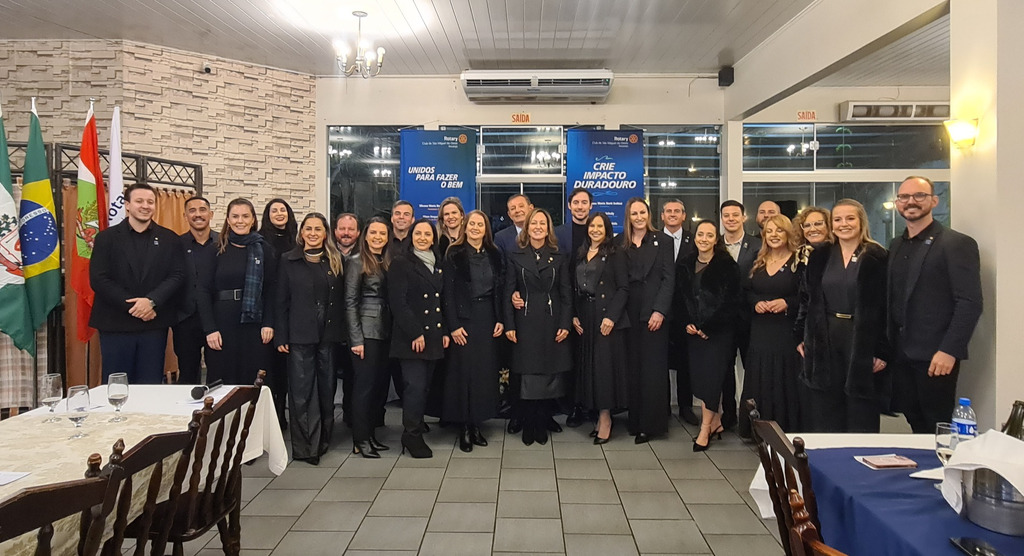 Cerimônia marca fundação e posse da diretoria do Rotary Club São Miguel do Oeste - Arcanjo