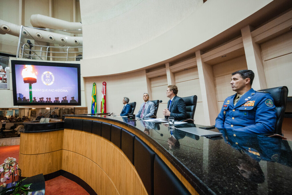 Sessão especial celebra centenário do Corpo de Bombeiros Militar de SC