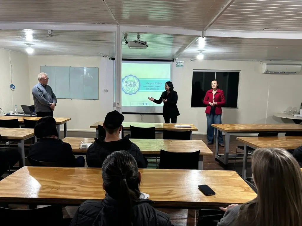 Três Barras realiza palestra sobre Compras Públicas e Licitações para MEIs do município