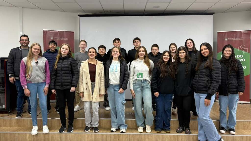 Vereadores Mirins de Itapiranga participam de Conferência Regional em Tunápolis