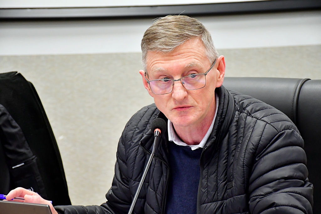 Vereador solicita faixa elevada para travessia de pedestres na Rua Marcílio Dias
