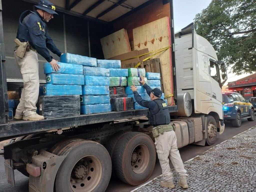 Morador de Herval d’Oeste é preso com quase 2 toneladas de maconha no Paraná