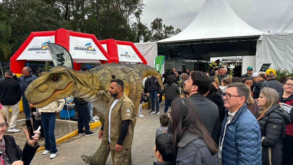 BELINZONI DINO PARQUE É INAUGURADO E PASSA A SER NOVA ATRAÇÃO TURÍSTICA DE ARARANGUÁ