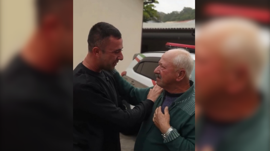 Surpresa emocionante marca anúncio de jovem que seguirá os passos do pai na Polícia Militar em Laguna