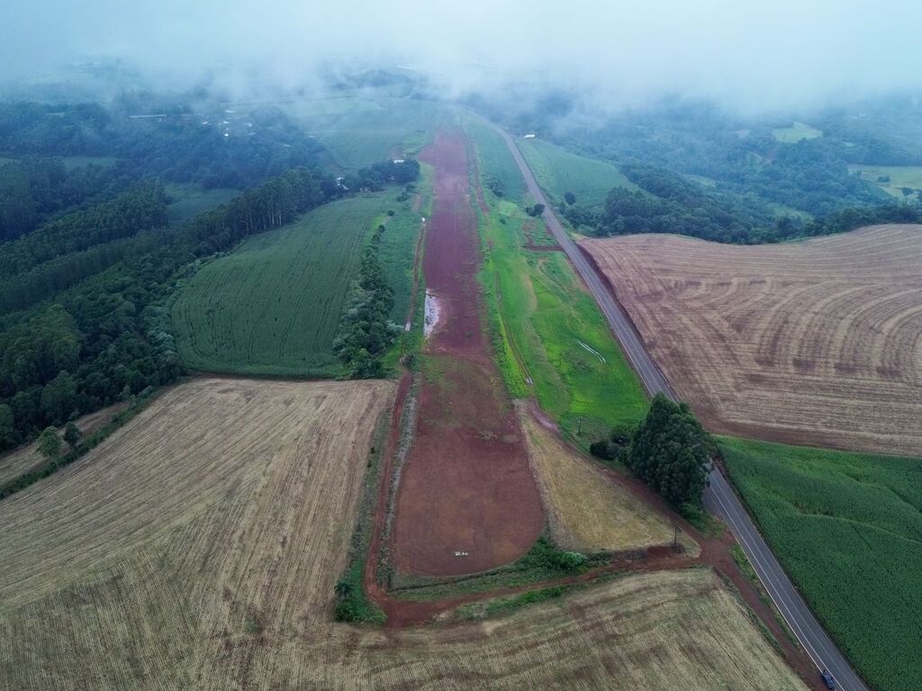 Governador entrega ordem de serviço para pavimentação da pista do Aeroporto de Pinhalzinho