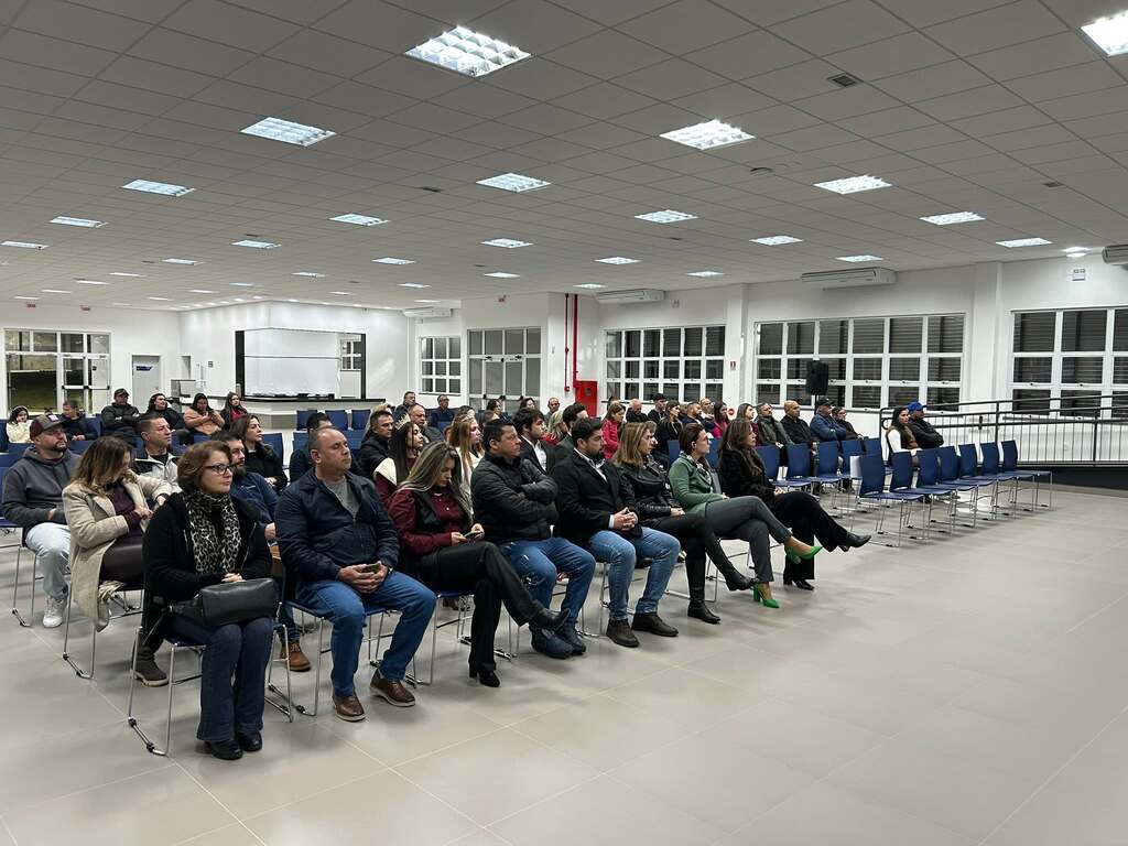 36 famílias dos núcleos Froehner e Padilha; receberam os certificados da Regularização Fundiária Urbana (REURB)