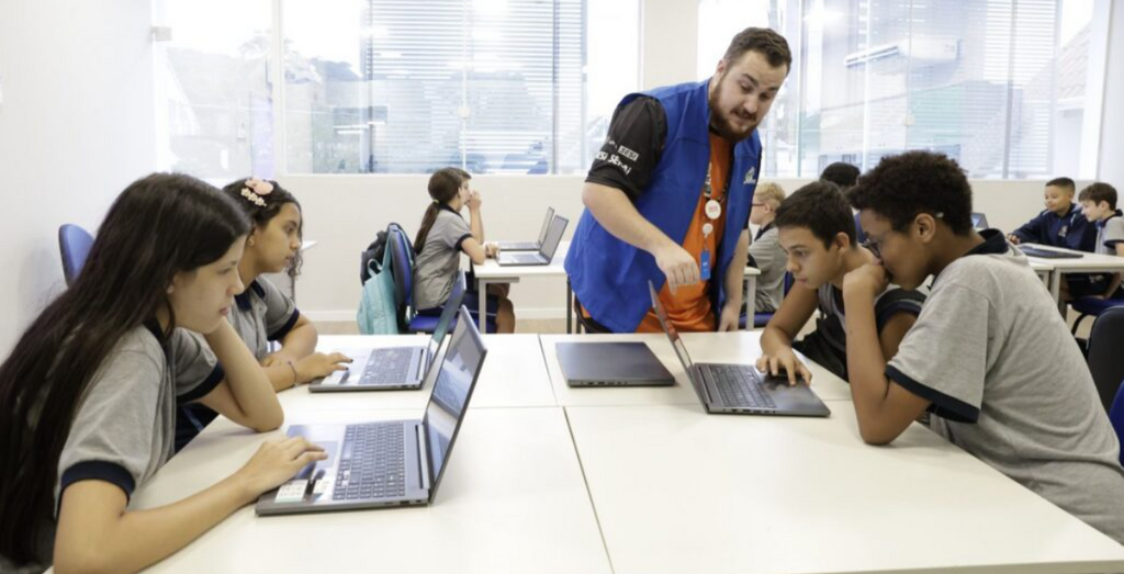 Joinville abre inscrições para oficinas de férias gratuitas com robótica, Lego e impressão 3D