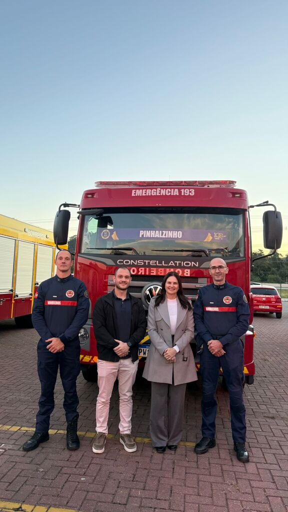 Novo caminhão reforça atendimento do Corpo de Bombeiros em Pinhalzinho