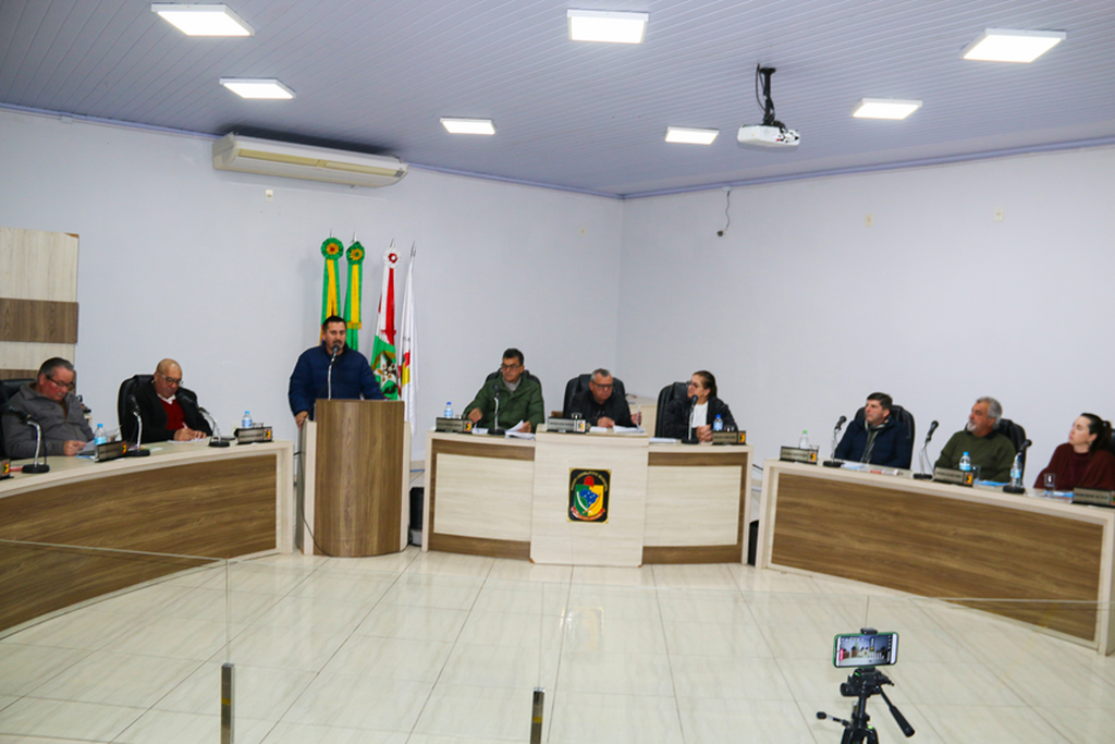 DIRETOR DE ESPORTES TIAGO DUARTE CONVIDA NA CÂMARA PARA AS FINAIS DO CAMPEONATO MUNICIPAL DE FUTEBOL DE PRAIA GRANDE